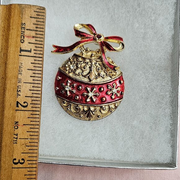 Christmas Red & Gold Brooch or Scarf Pin - Picture 4 of 6